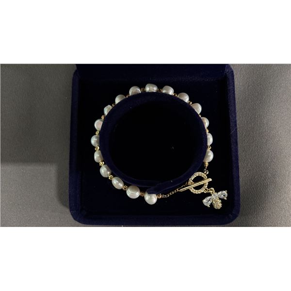 *NEW* FRESHWATER PEARL BRACELET WITH TOGGLE CLASP & BEE CHARM