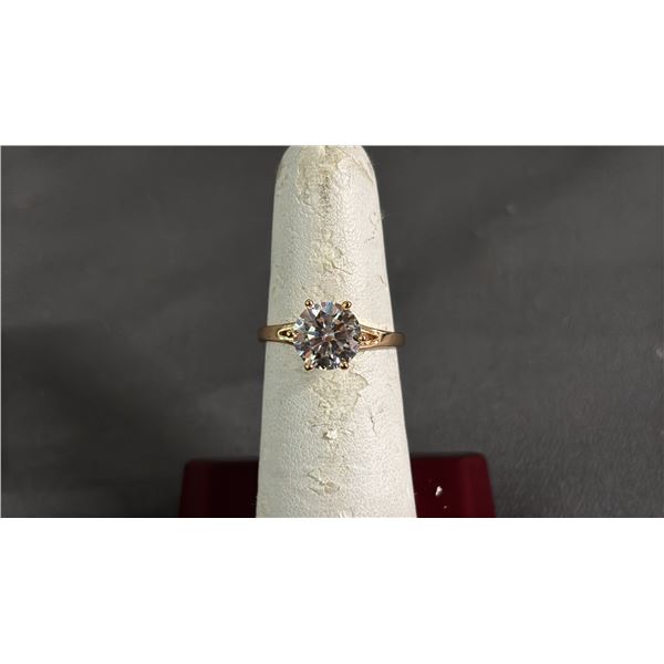 *NEW* 18K GOLD PLATED 2CT SIMULATED DIAMONDS (CZ) SOLITAIRE RING: SIZE 6