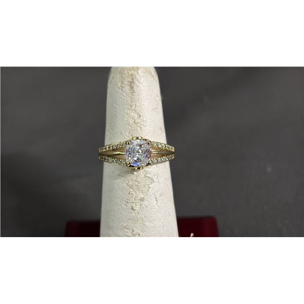 *NEW* 14K GOLD PLATED 1CT CUSHION CUT SIMULATED DIAMOND (CZ) RING: SIZE 6