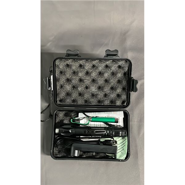 TACTICAL LED FLASHLIGHT IN CASE