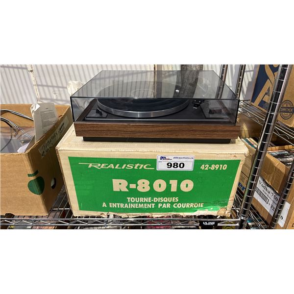 VINTAGE REALISTIC R-8010 BELT-DRIVE TURNTABLE