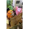 Image 7 : PALLET OF ASSORTED ITEMS INCLUDING PLUSH TOYS, BOARD GAMES, CD'S AND MORE