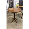 Image 2 : LOT OF ASSORTED TABLES