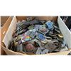 Image 3 : (2) BOXES OF NOVELTY BUTTONS AND LAPEL PINS
