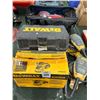 Image 1 : Dewalt Electric Orbital Sanders 4, Disc w/Bag, Duct Tape