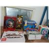 Image 1 : Asst. Christmas Décor w/Train Set