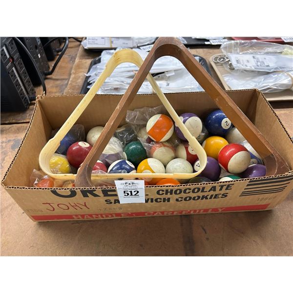 Billiard Que Balls, Rack