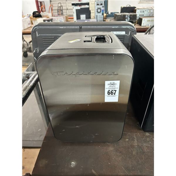 Frigidaire Mini Counter Top Beverage Cooler