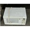 Image 1 : GE White M/W Oven