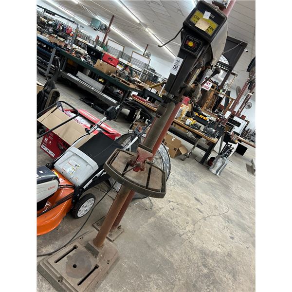 Craftsman Multi Speed Floor Model Drill Press w/Vise