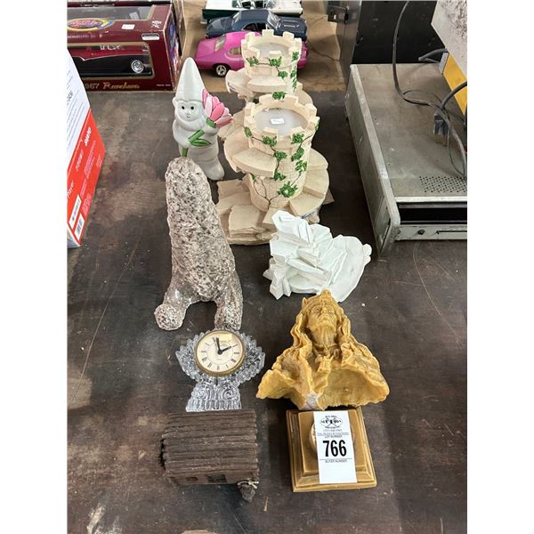 Desk Clock, Asst. Décor