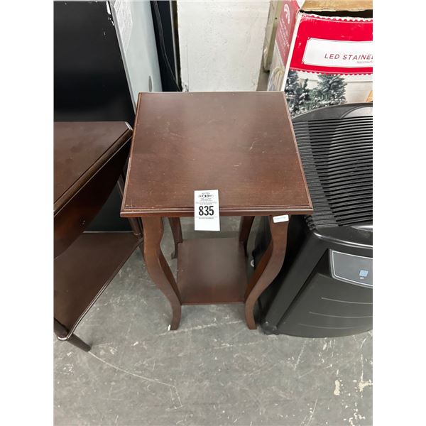 Cherry Queen Anne Pedestal Table