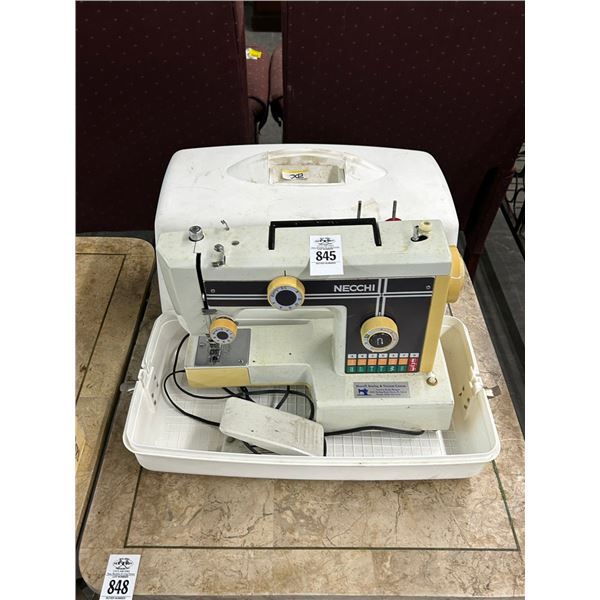Neechi Sewing Machine w/Case