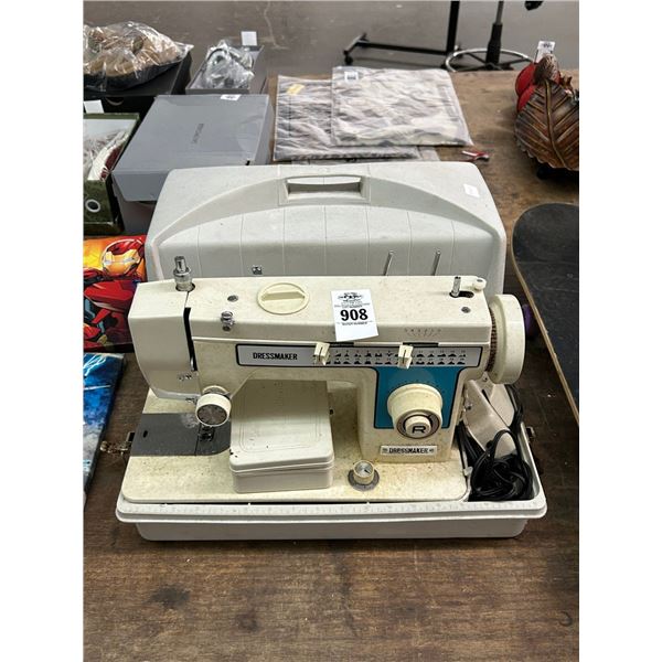 Dress Maker Sewing Machine w/Case