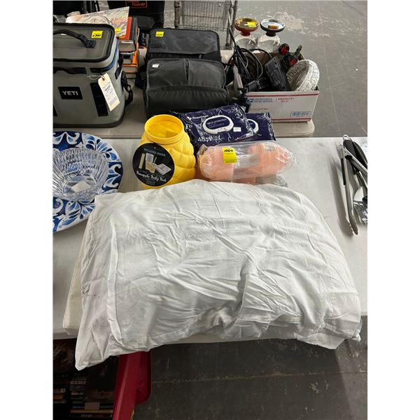 Pillows, Water Dumbells, Pineapple Party Pack, Wash Cloths