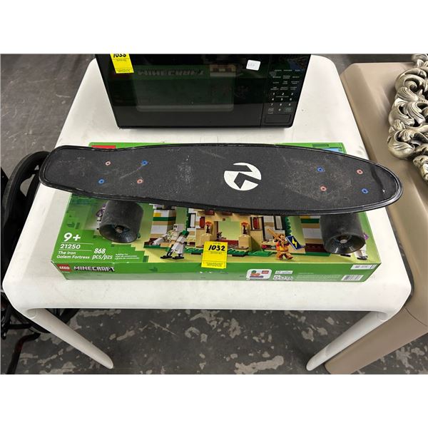 Lego Minecraft Set w/Short Skateboard