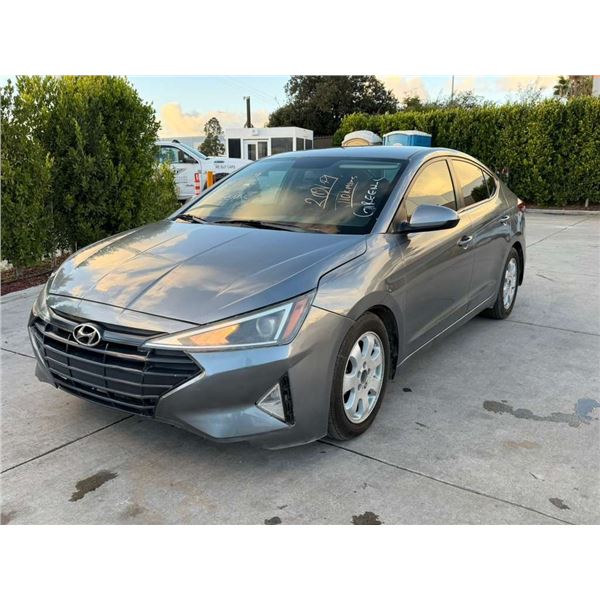 HYUN ELANTRA 2019 O/S TITLE 2 DAYS