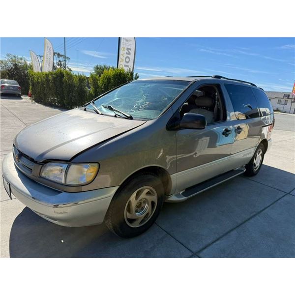 TOYT SIENNA 1999 T-DONATION