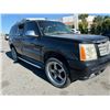 Image 1 : CADI ESCALADE 2002 APP/DUP-T-EXPORT ONLY-TMU
