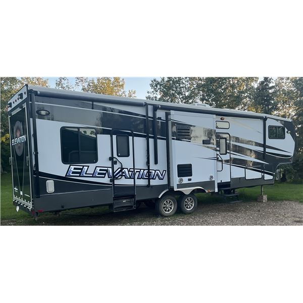 2013 ELEVATION 40' FIFTH WHEEL TOY HAULER