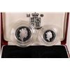 Image 3 : 1990 Royal Mint two coin collector set, including two 5 pences to commemorate the introduction of th
