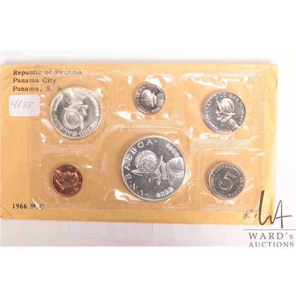 1966 "Republic on Panama" mint coin set