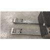Image 5 : RAYMOND KOVA ELECTRIC MODEL 8510 CENTER RIDER PALLET TRUCK
