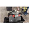 Image 6 : RAYMOND KOVA ELECTRIC MODEL 8510 CENTER RIDER PALLET TRUCK