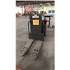 Image 3 : RAYMOND KOVA ELECTRIC MODEL 8510 CENTER RIDER PALLET TRUCK