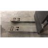 Image 5 : RAYMOND KOVA ELECTRIC MODEL 8510 CENTER RIDER PALLET TRUCK