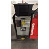 Image 6 : RAYMOND KOVA ELECTRIC MODEL 8510 CENTER RIDER PALLET TRUCK