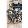 Image 2 : PALLET OF 2 INDUSTRIAL PUMPS