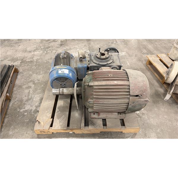 2 INDUSTRIAL ELECTRIC MOTORS AND 1 PUMP HOUSING