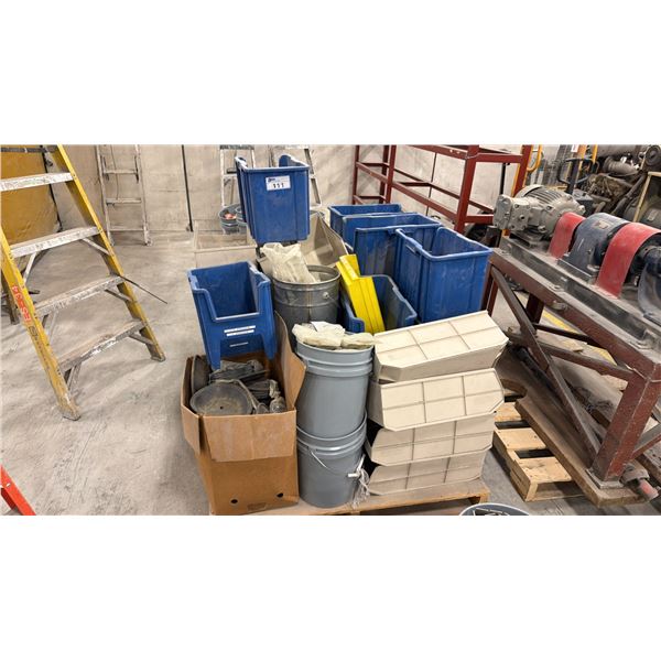 PALLET OF ASSORTED PLASTIC ORGANIZER BINS