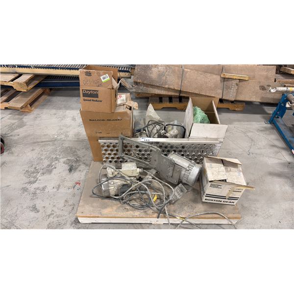 PALLET OF ASSORTED ELECTRIC MOTORS AND MISCELLANEOUS ITEMS