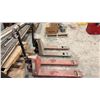 Image 3 : GROUP OF 3 PALLET JACKS *REPAIRS NEEDED*