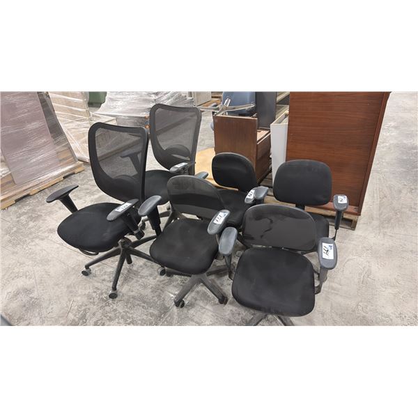 GROUP OF 6 BLACK OFFICE CHAIRS