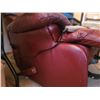 Image 5 : Berkline Leather Massage Recliner C