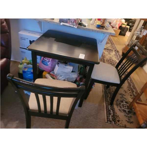 Eztoa Table & Chairs C