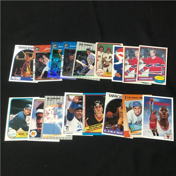 LOT OF LOOSE SPORTS TRADING CARDS