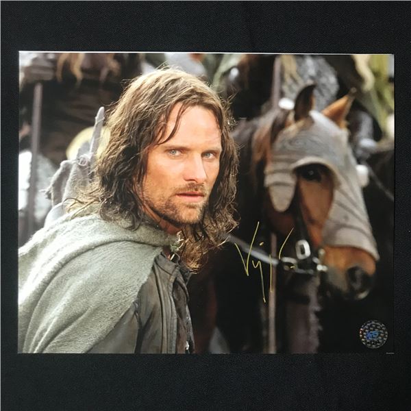 VIGGO MORTENSEN SIGNED LORD OF THE RINGS 8X10 - KB COA