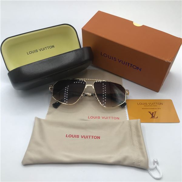 BNIB SUNGLASSES WITH BOX