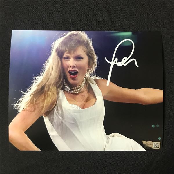 TAYLOR SWIFT SIGNED 8X10 - ACE COA