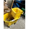 Image 1 : Mop Bucket