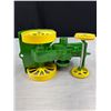 Image 5 : Vintage Cast John Deere 1923 Model D Tractor