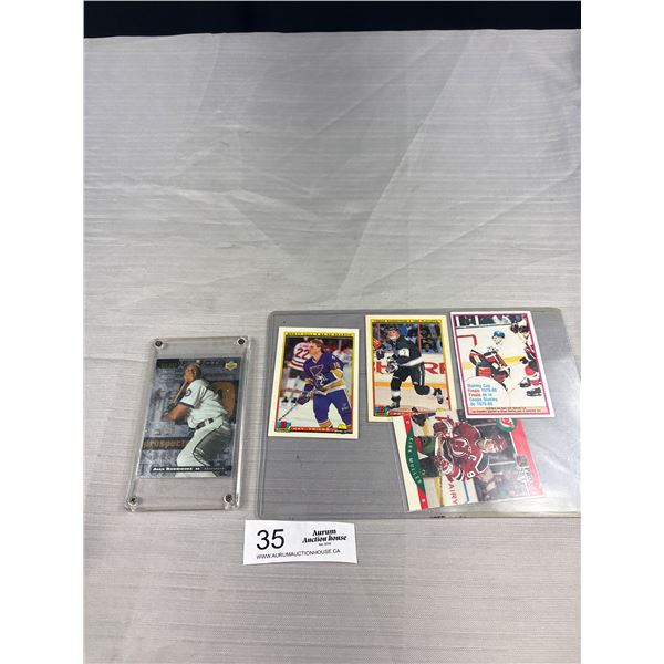 Collectible Lot of Sports Trading Cards From 1970/80s Hockey and Baseball