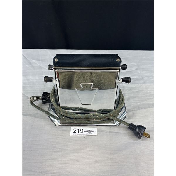 Excellent Condition 1930/40s Electric Toaster Made in Canada