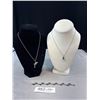 Image 1 : 2 Dolphines Pendant Necklaces + 1 Bracelet