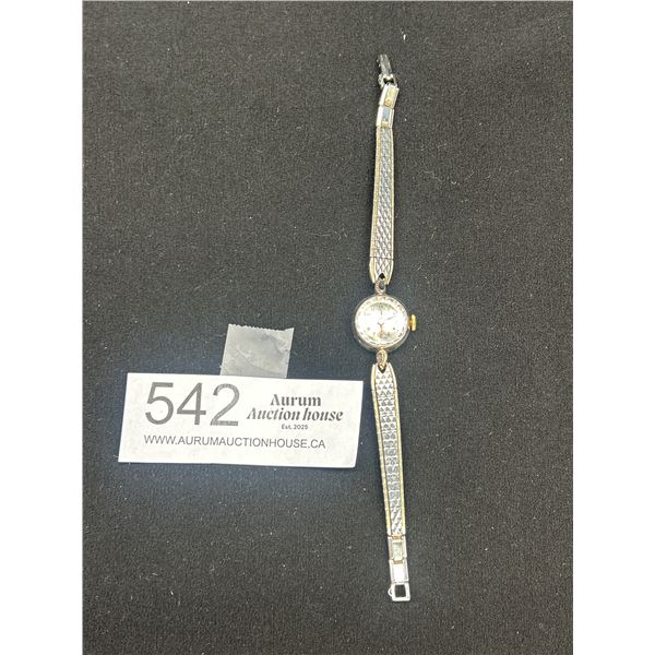 A Nice 60s 17 Jewel Ladies Cardinal Wristwatch (Working)