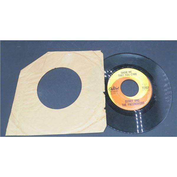 Gerry and The Pacemakers Don't Let The Sun Catch You Crying/Show 45 RPM Record